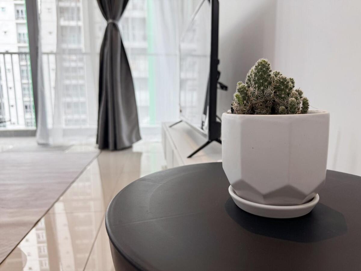 New Minimalist Cozy 3r3b Sgbesi - 6 Pax Apartment