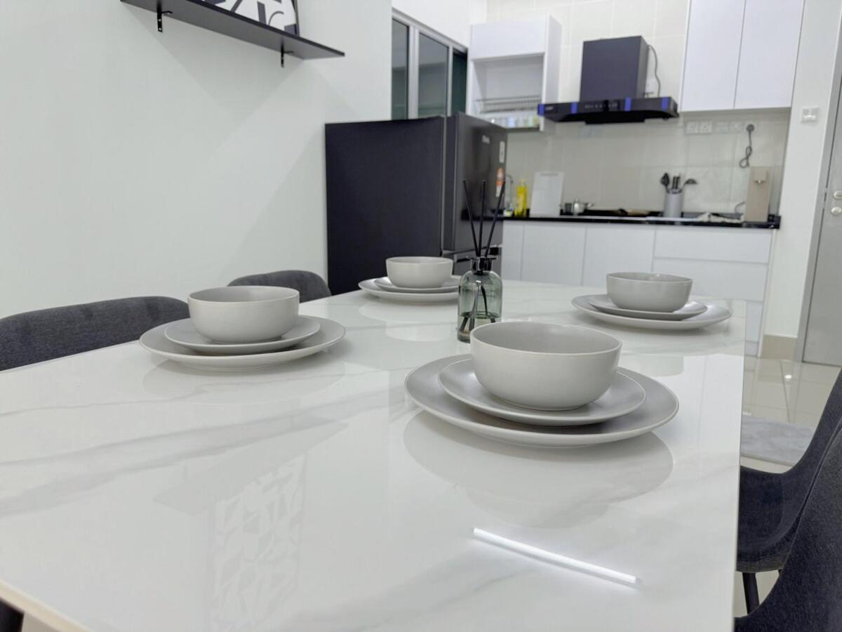 Pangsapuri New Minimalist Cozy 3r3b Sgbesi - 6 Pax