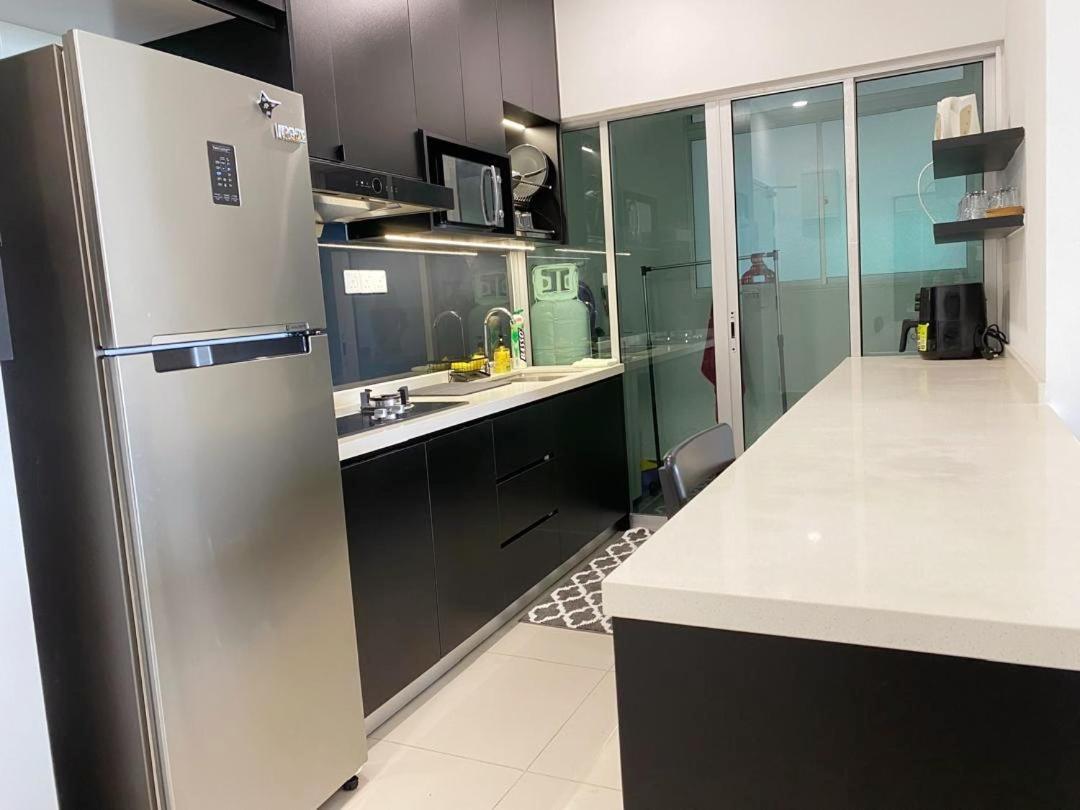 Apartment New Minimalist Cozy 3r3b Sgbesi - 6 Pax